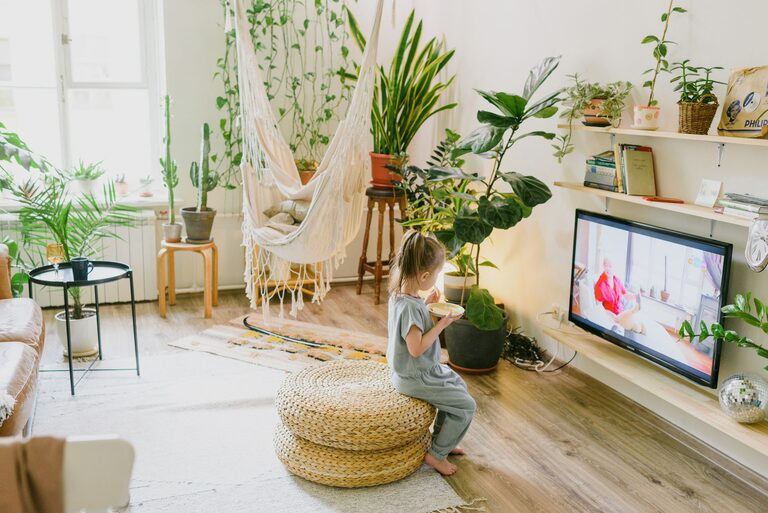 Affordable Ways to Create a Cozy and Inviting Living Room